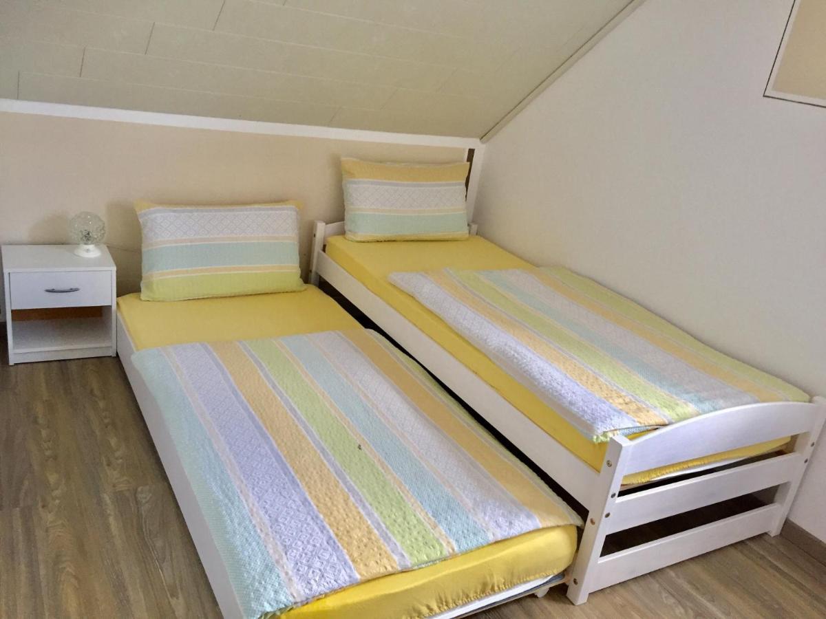 Ferienwohnung Wiesinger 温德尔斯巴赫 外观 照片