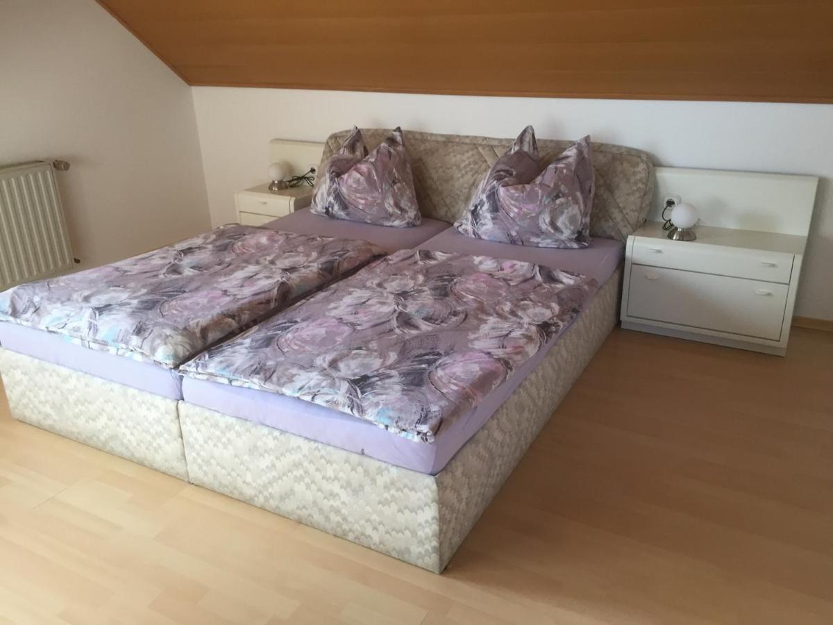 Ferienwohnung Wiesinger 温德尔斯巴赫 外观 照片